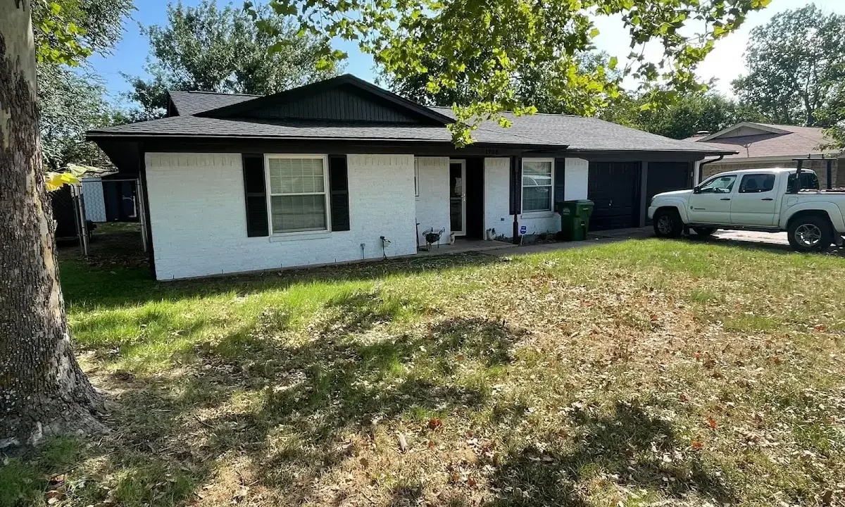 Professional roofing crew working on a residential roof in Gettysburg